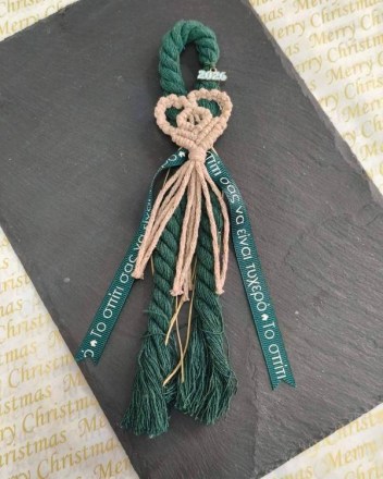 72  γουρι μακραμε καρδουλα (1)